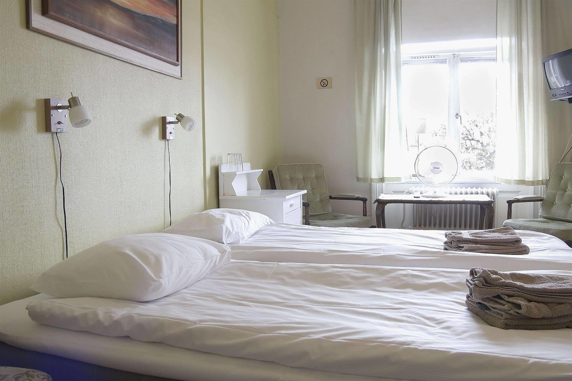 Jaernvaegshotellet Gavle Luaran gambar