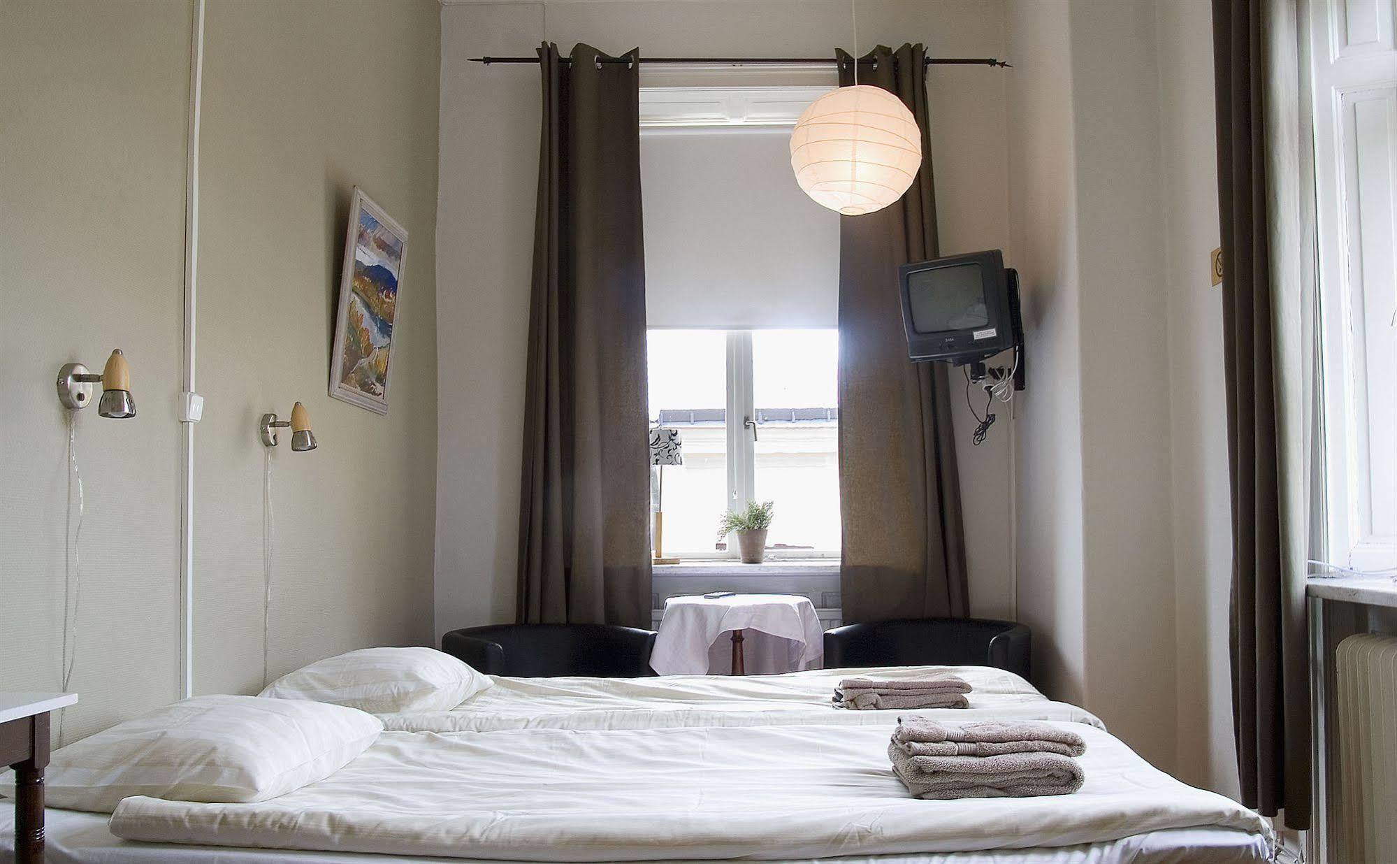Jaernvaegshotellet Gavle Luaran gambar